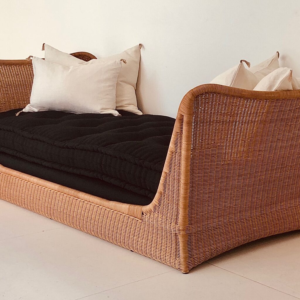 Louis_Sognot_daybed_rattan_jpg
